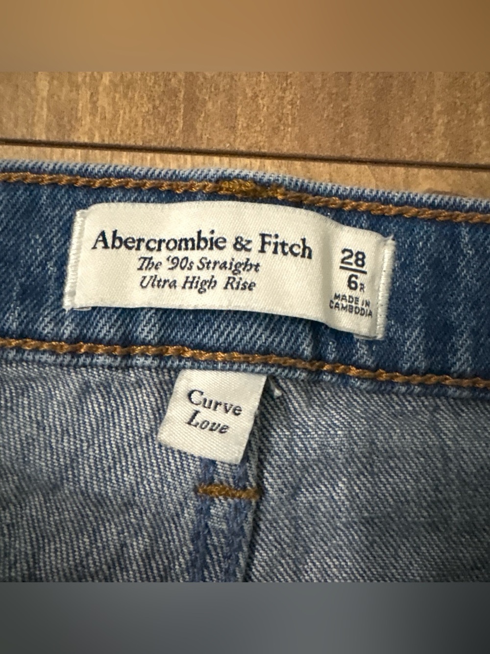 Abercrombie & Fitch 90s Straight Ultra High Rise Jeans - Picture 3 of 3